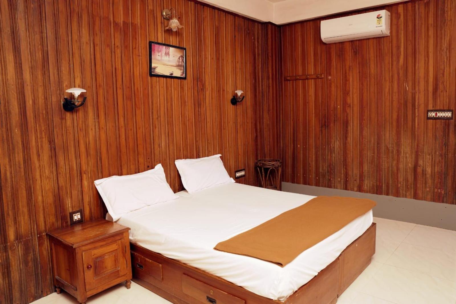Dolphin Residency Otel Thekkady Dış mekan fotoğraf