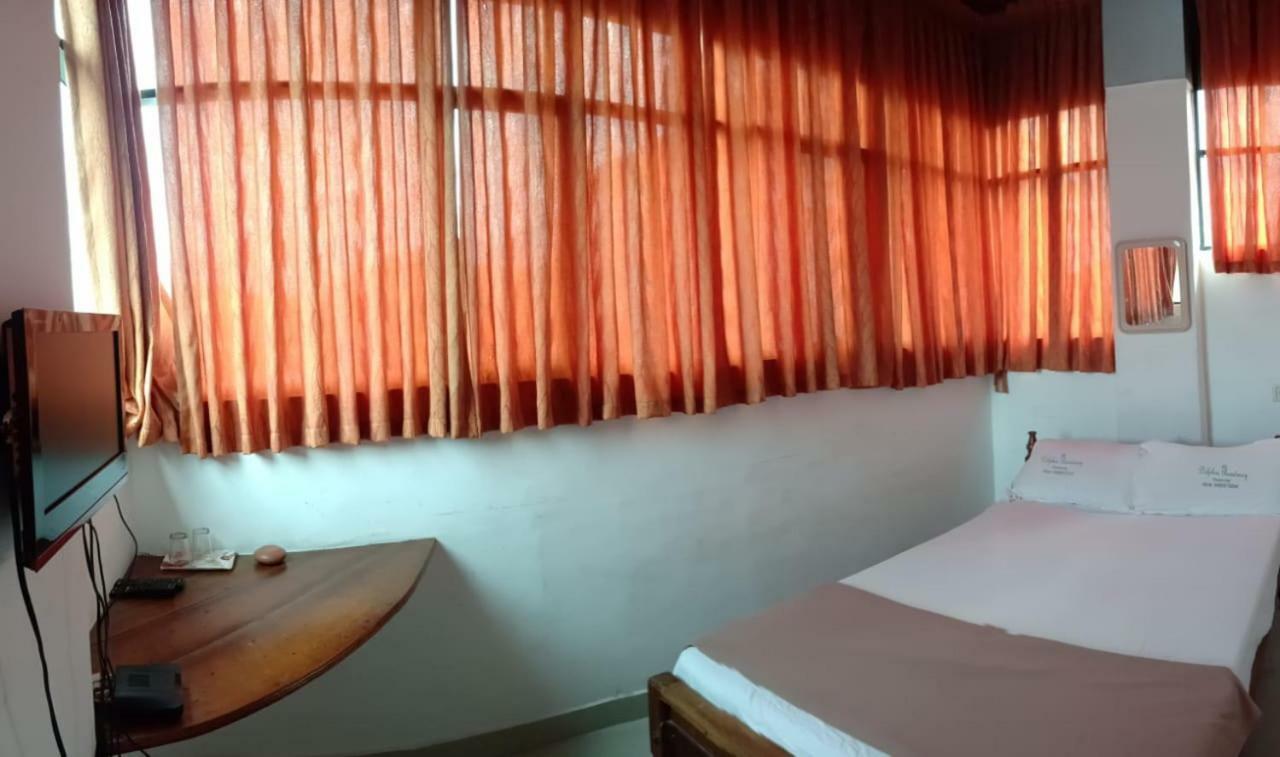 Dolphin Residency Otel Thekkady Dış mekan fotoğraf